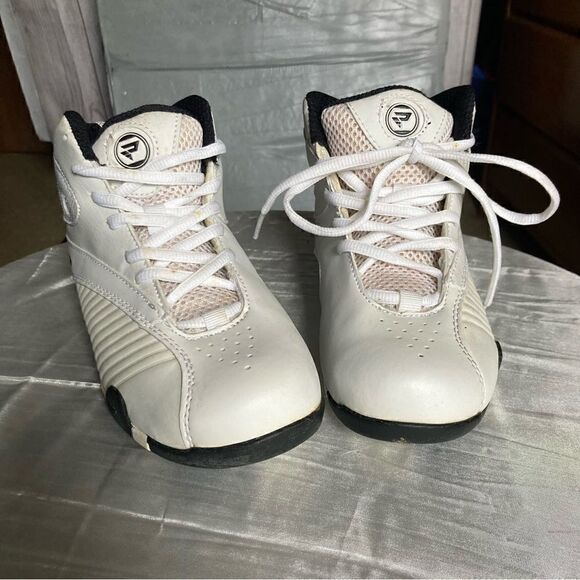 Toddler Protege Shoes Sneakers White Style 80179 size 3M - Picture 2 of 11